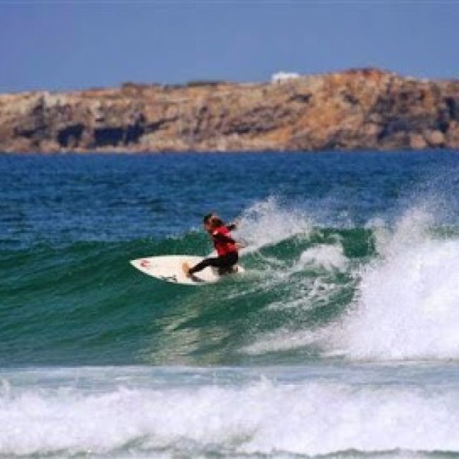 BAIA DE PENICHE BODYBOARD/SURFSCHOOL E SURFCAMP