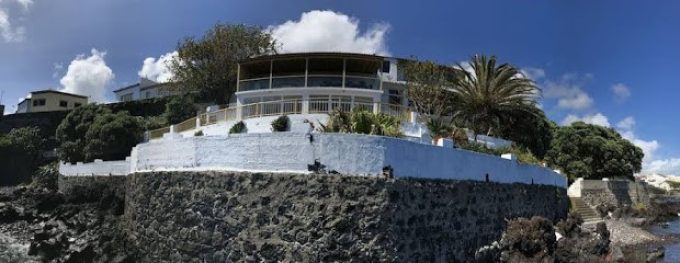 A VILLA BY THE SEA