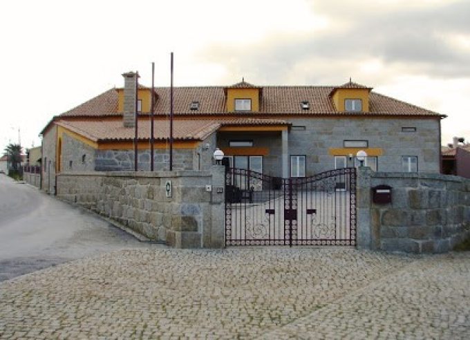 CASA DO LAGAR DE TAZEM