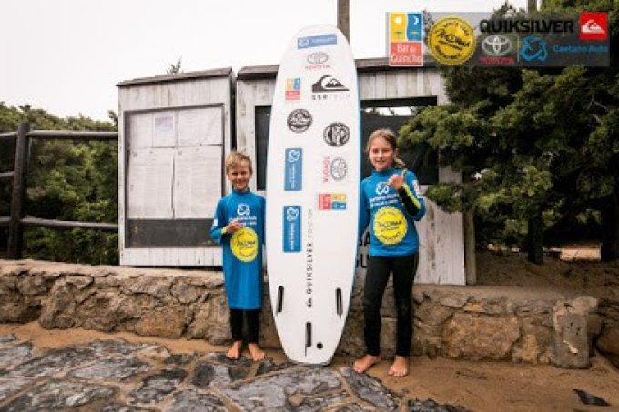 MOANA SURF SCHOOL.