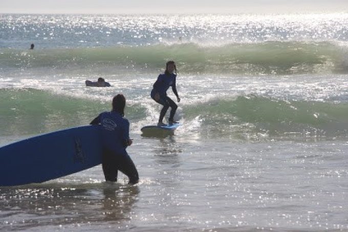 SALTY WAVE SURF SCHOOL – ALGARVE – LIGHT BEACH