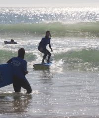 SALTY WAVE SURF SCHOOL – ALGARVE – LIGHT BEACH