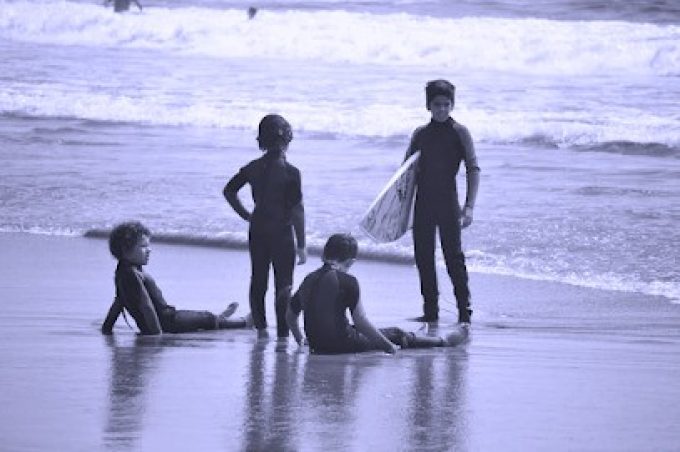 ASSOCIAÇÃO DE SURF COSTA DE CAPARICA