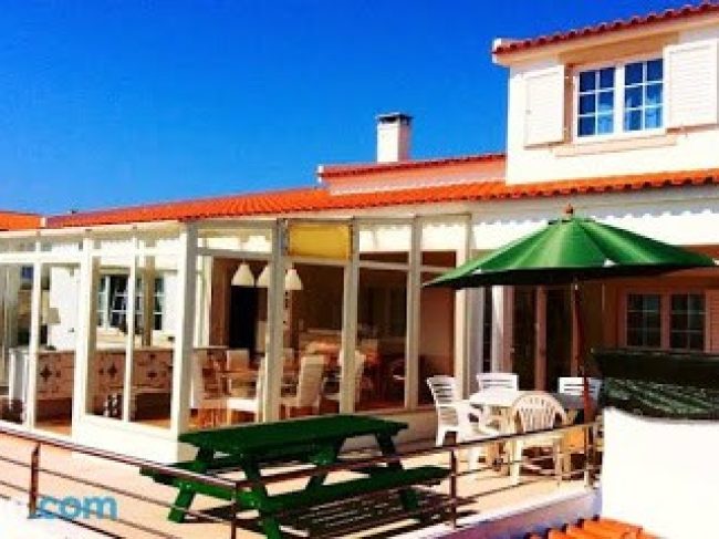 FREESURF CAMP & HOSTEL