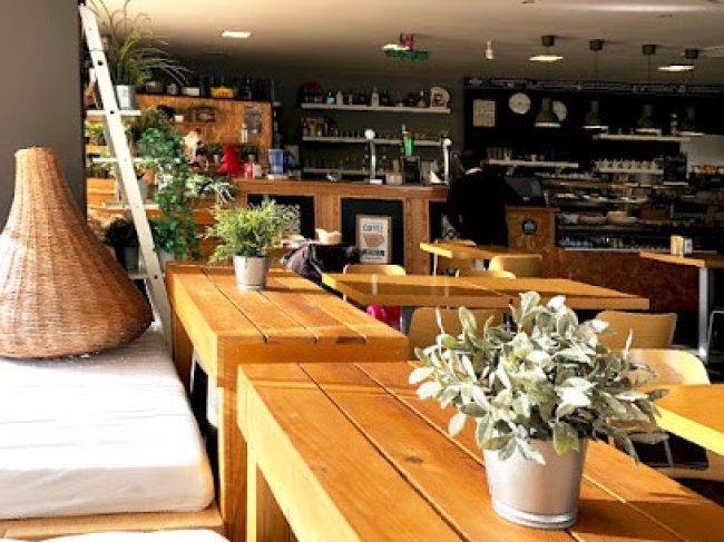 RESTAURANTE – SIMPLE COFFEE AND BREAD