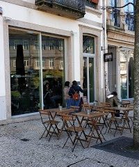 ZENITH – BRUNCH & COCKTAILS BAR