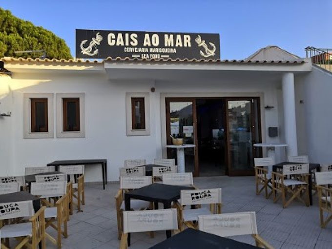 CAIS AO MAR