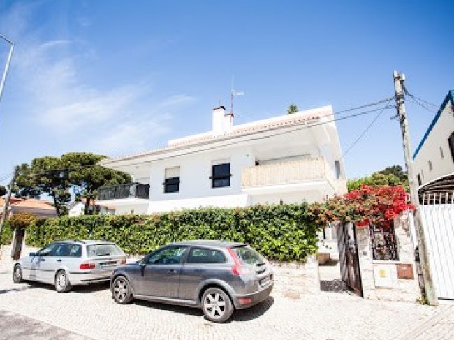 LISBON SURF VILLA