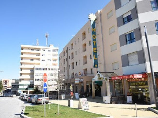 HOTEL VAL FLORES