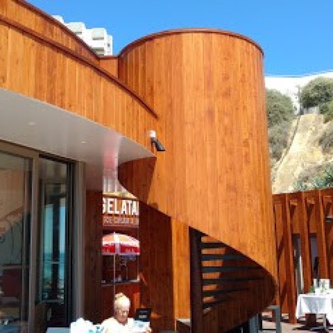 ROCA BEACH BAR & RESTAURANTE