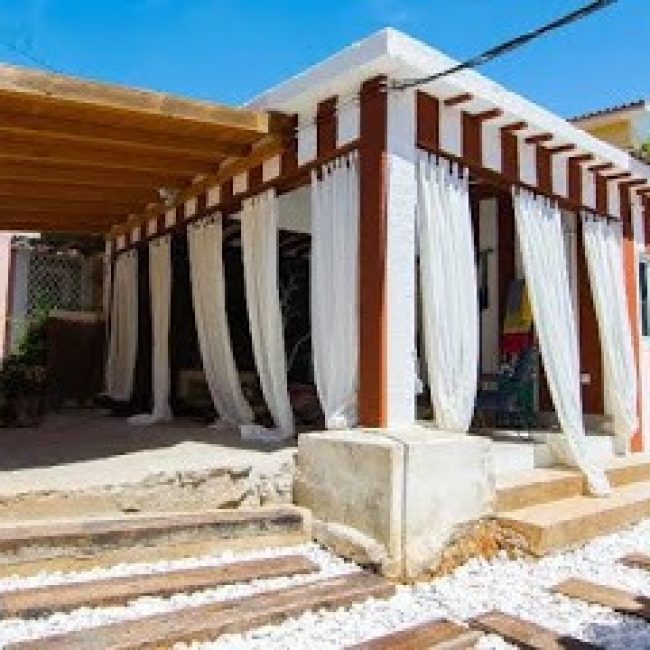 LUCKY’S HOSTEL