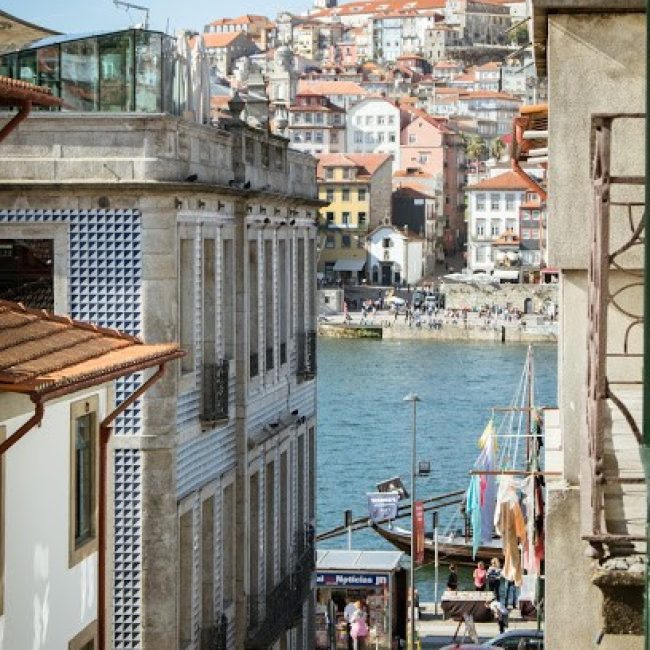 PORTO OFFICIAL TOURISM OFFICE – CENTRE