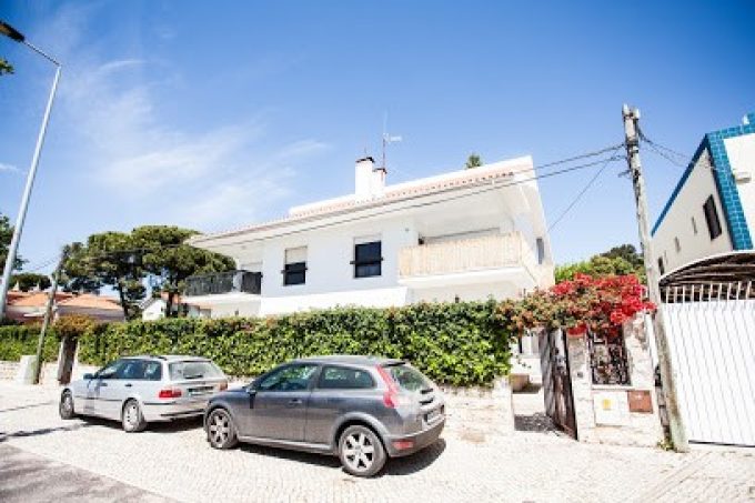 LISBON SURF VILLA