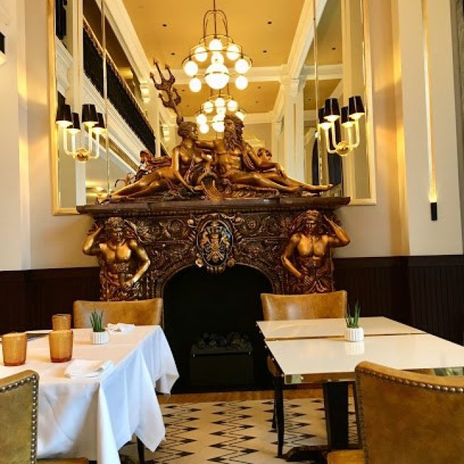 MONUMENTAL CAFÉ