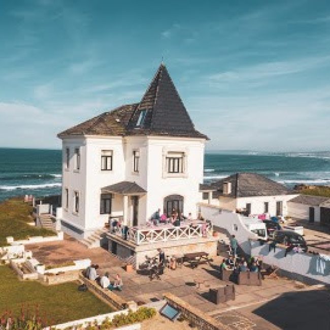 SURFERS CAMP