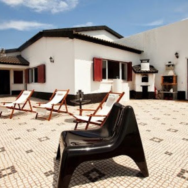HOSTEL & SURFCAMP 55 – ERICEIRA