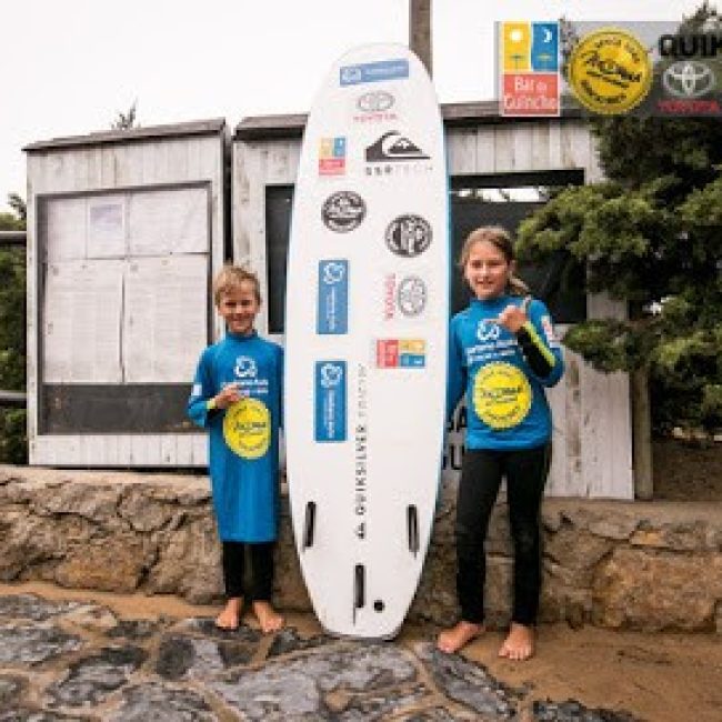 MOANA SURF SCHOOL.