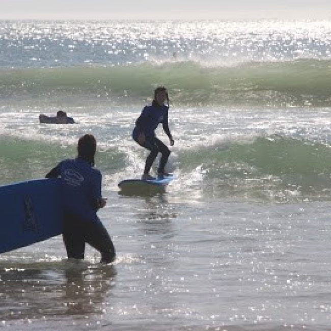SALTY WAVE SURF SCHOOL – ALGARVE – LIGHT BEACH