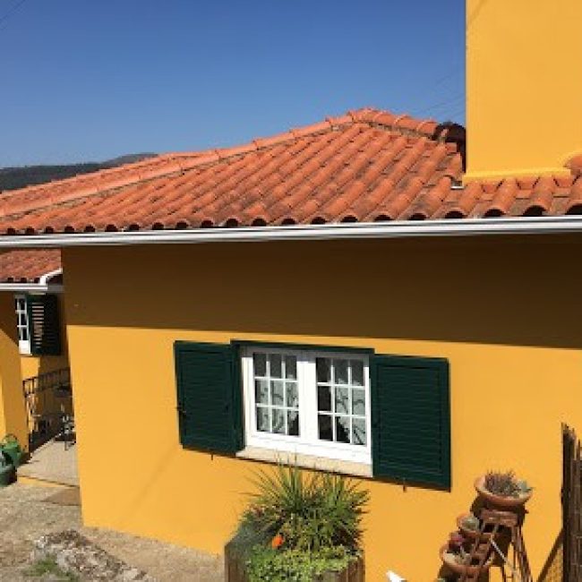 CASINHA À PORTA